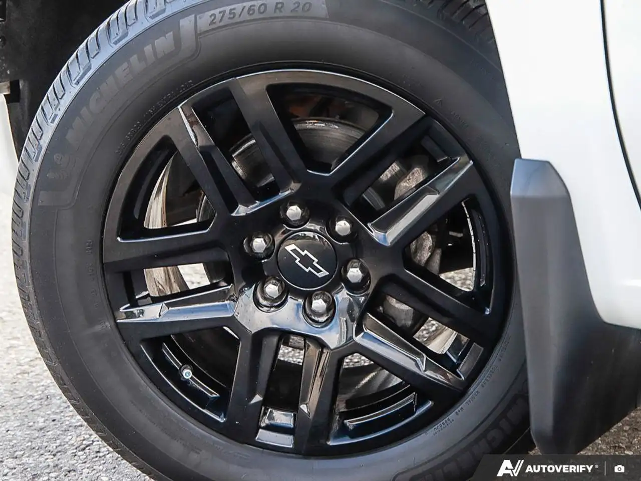 Chevrolet Silverado 1500 - Image 9