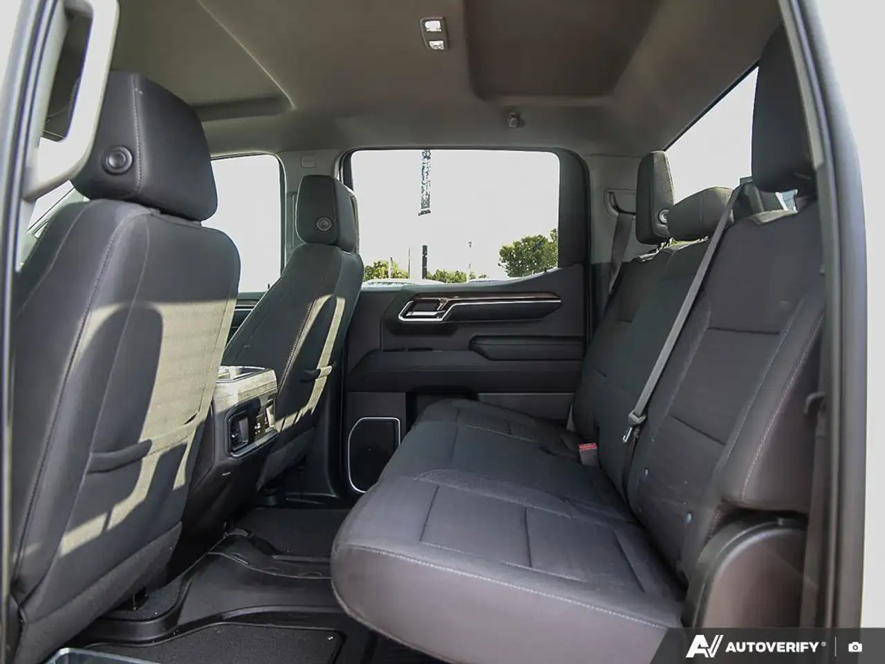 Chevrolet Silverado 1500 - Image 27