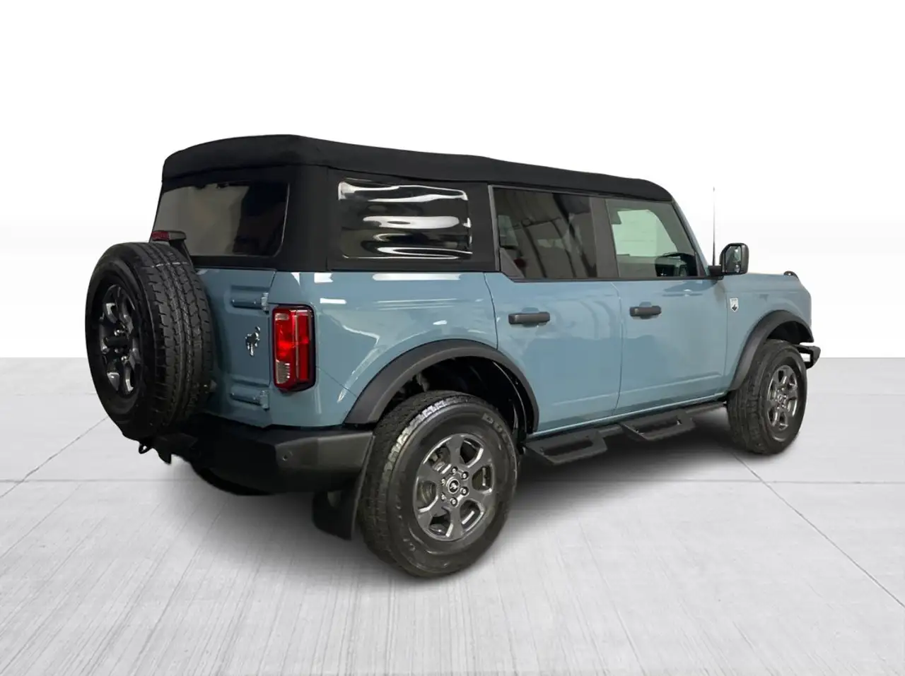 Ford Bronco - Image 16