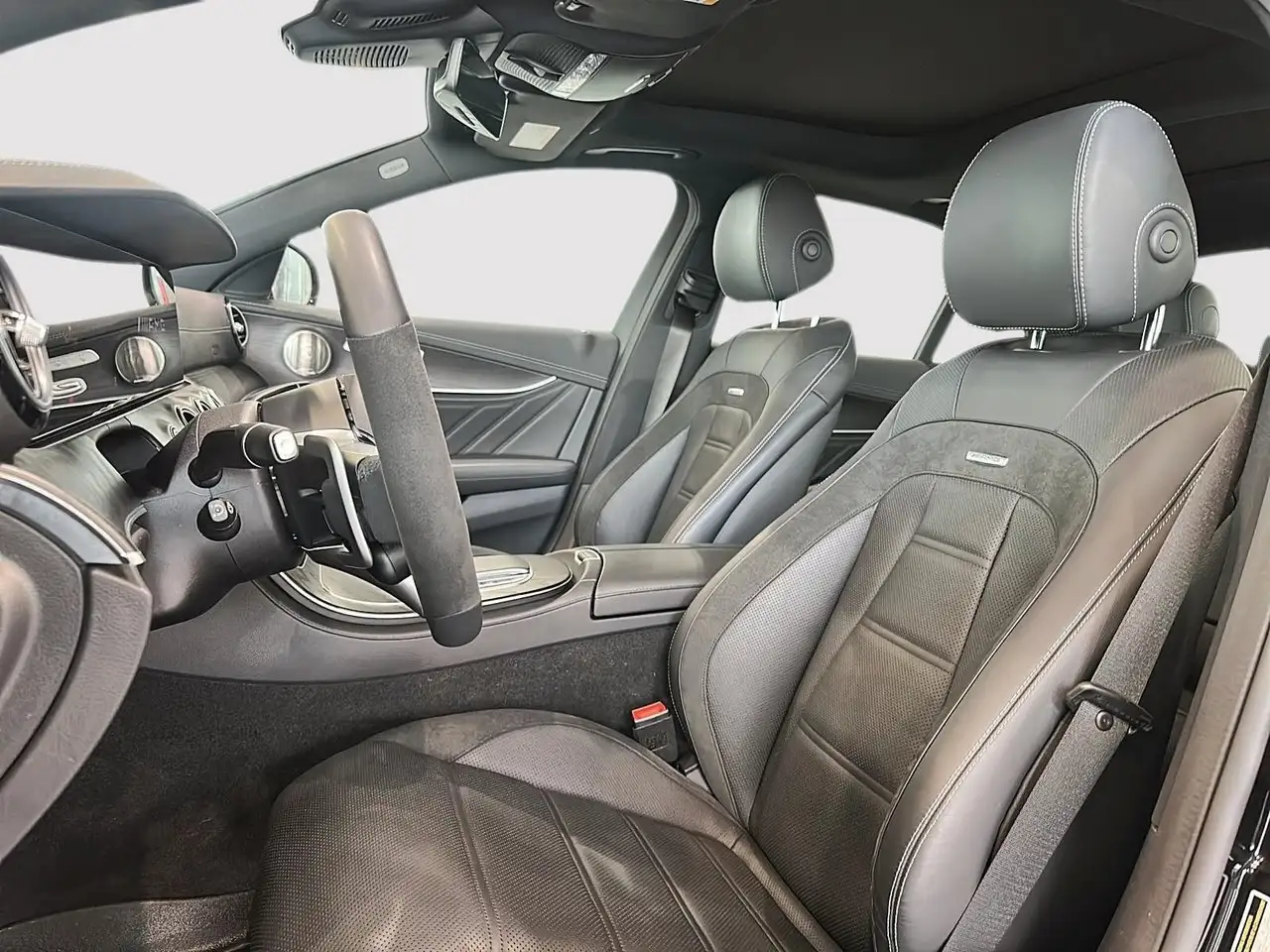 Mercedes-Benz E-Class - Image 3