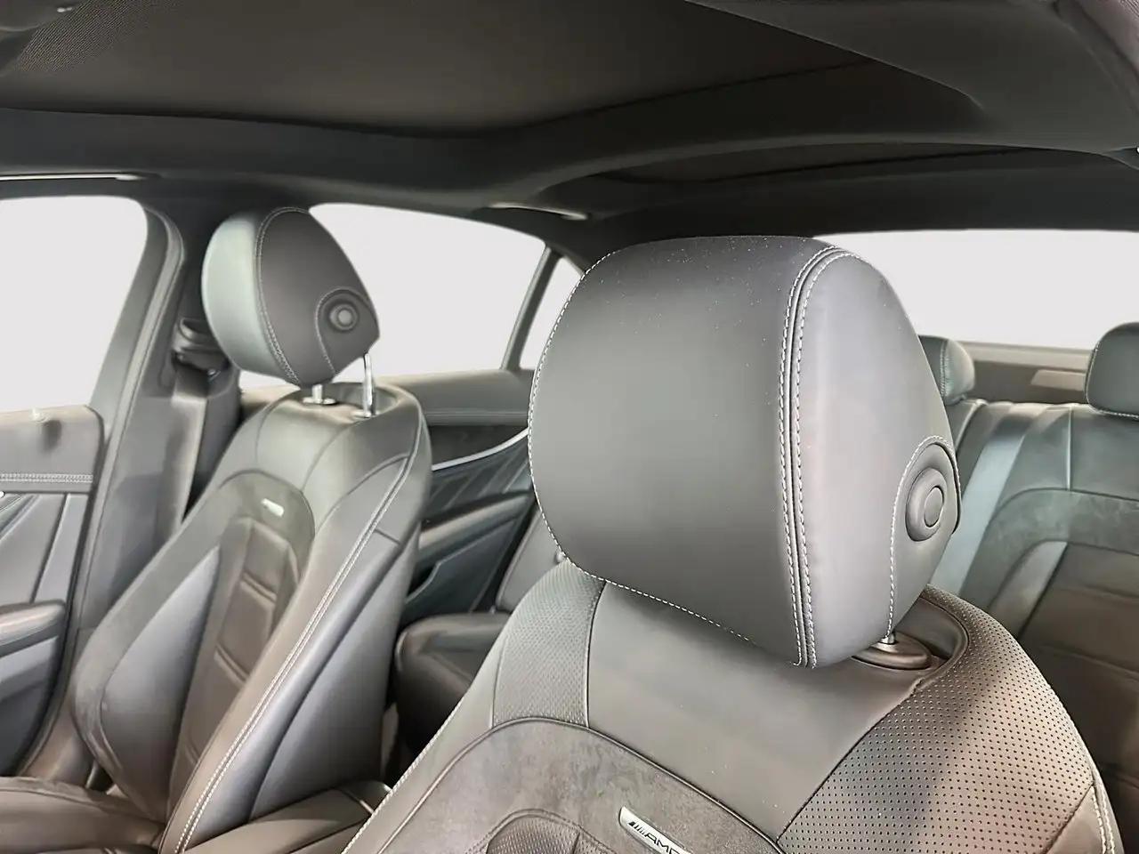 Mercedes-Benz E-Class - Image 13