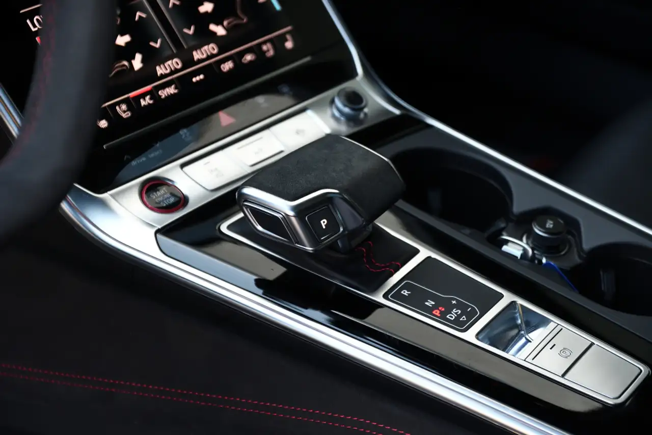 Audi RS6 - Image 12