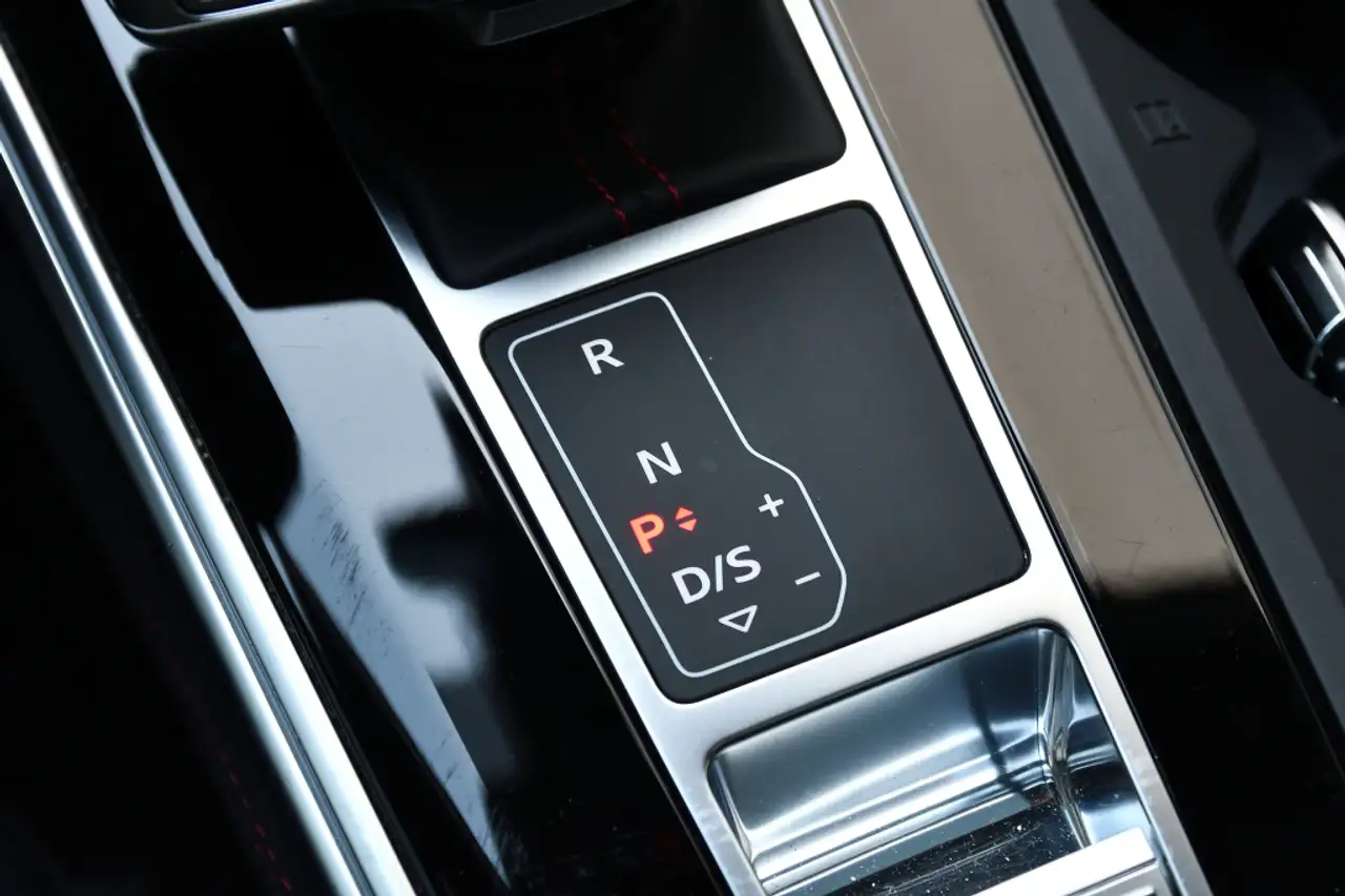 Audi RS6 - Image 25