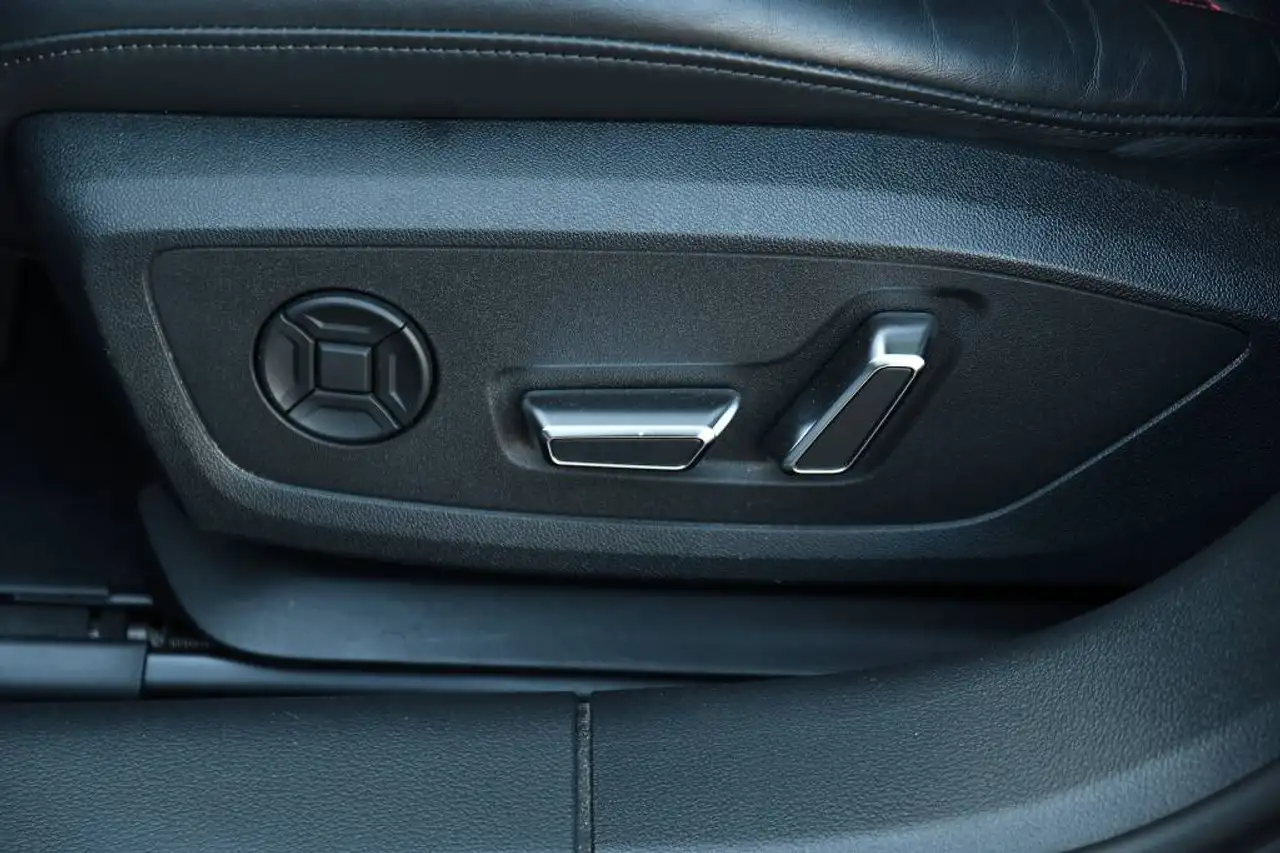 Audi RS6 - Image 15