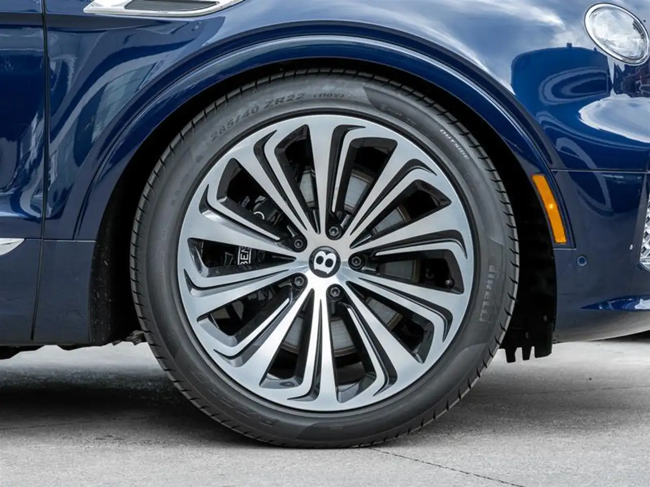 Bentley Bentayga - Image 44