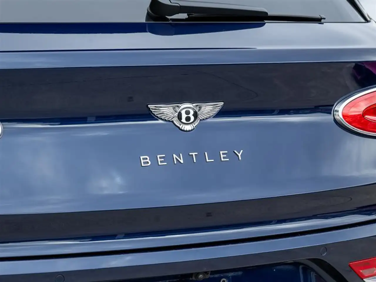 Bentley Bentayga - Image 47