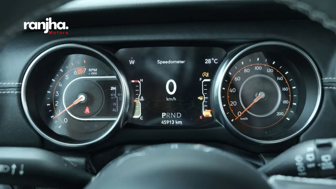 Jeep Wrangler - Image 12