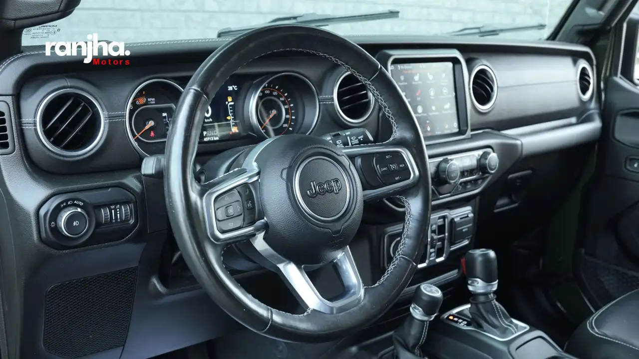 Jeep Wrangler - Image 13
