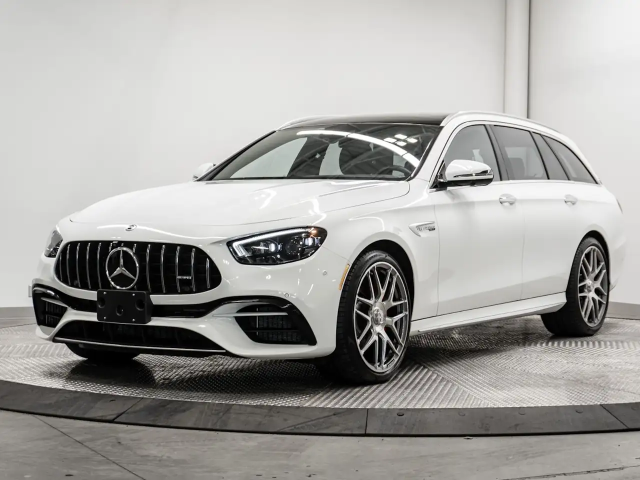 Mercedes-Benz E-Class - Image 1