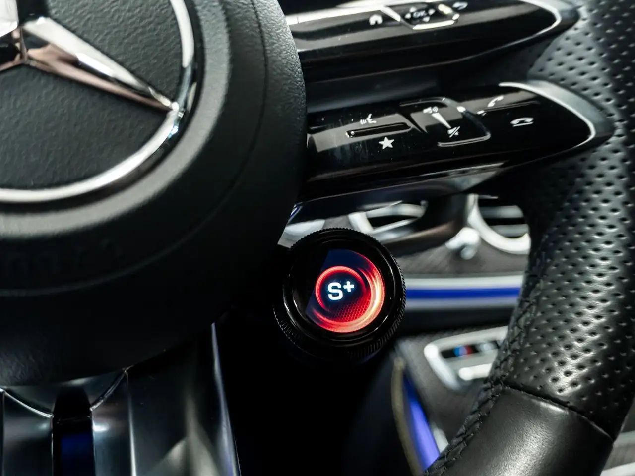 Mercedes-Benz E-Class - Image 21