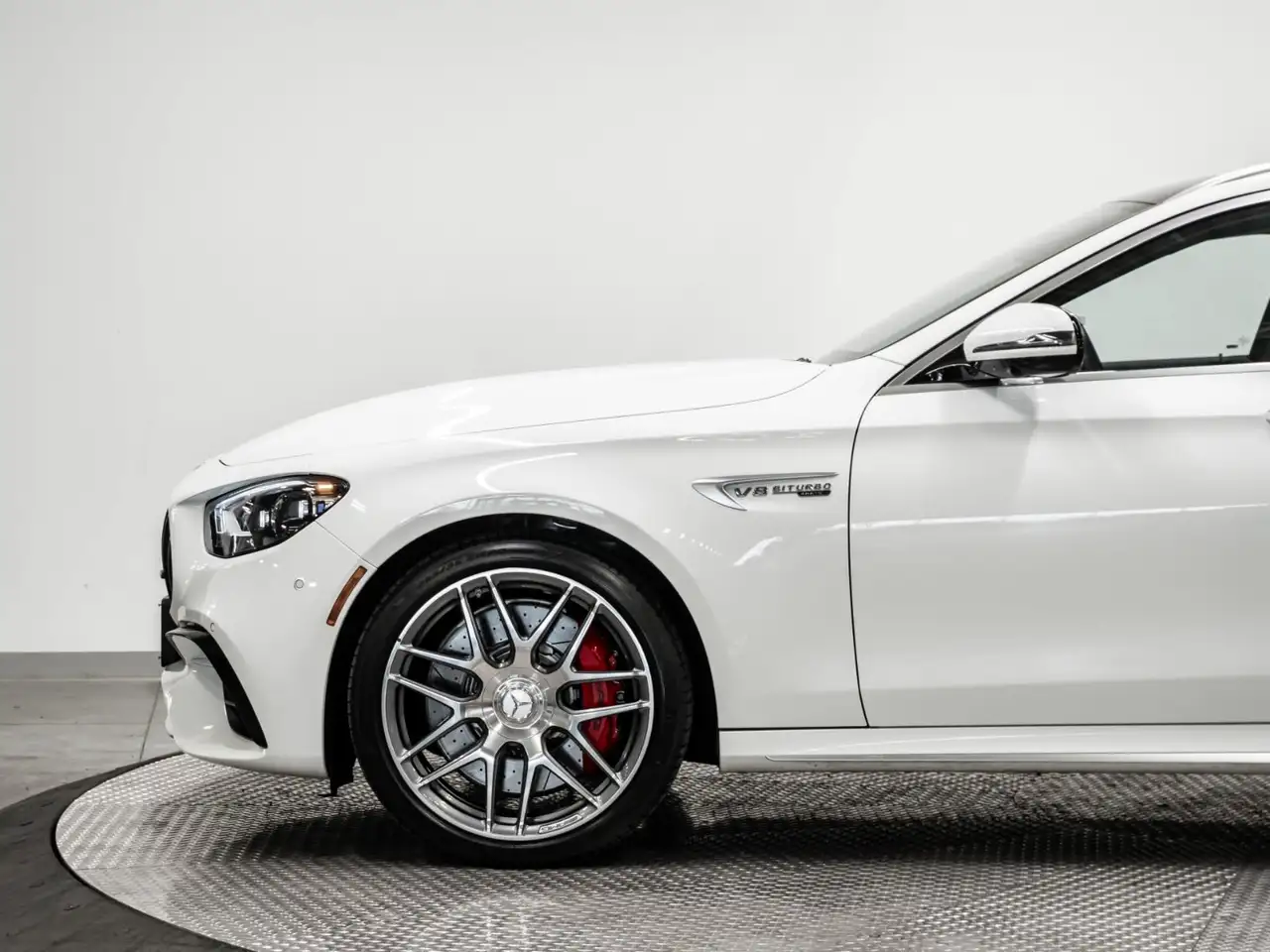 Mercedes-Benz E-Class - Image 9