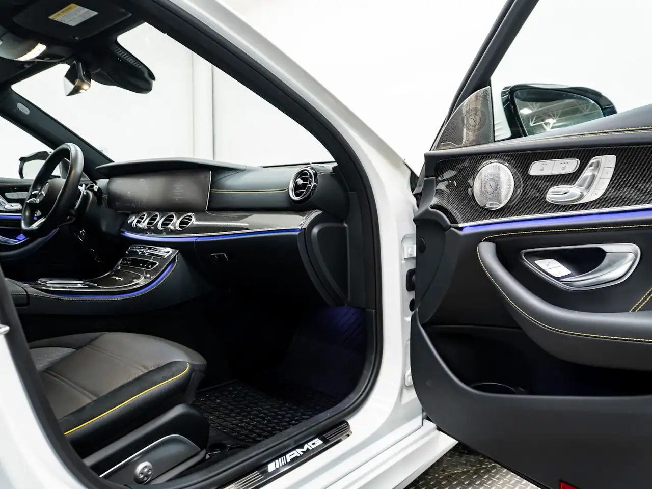 Mercedes-Benz E-Class - Image 26