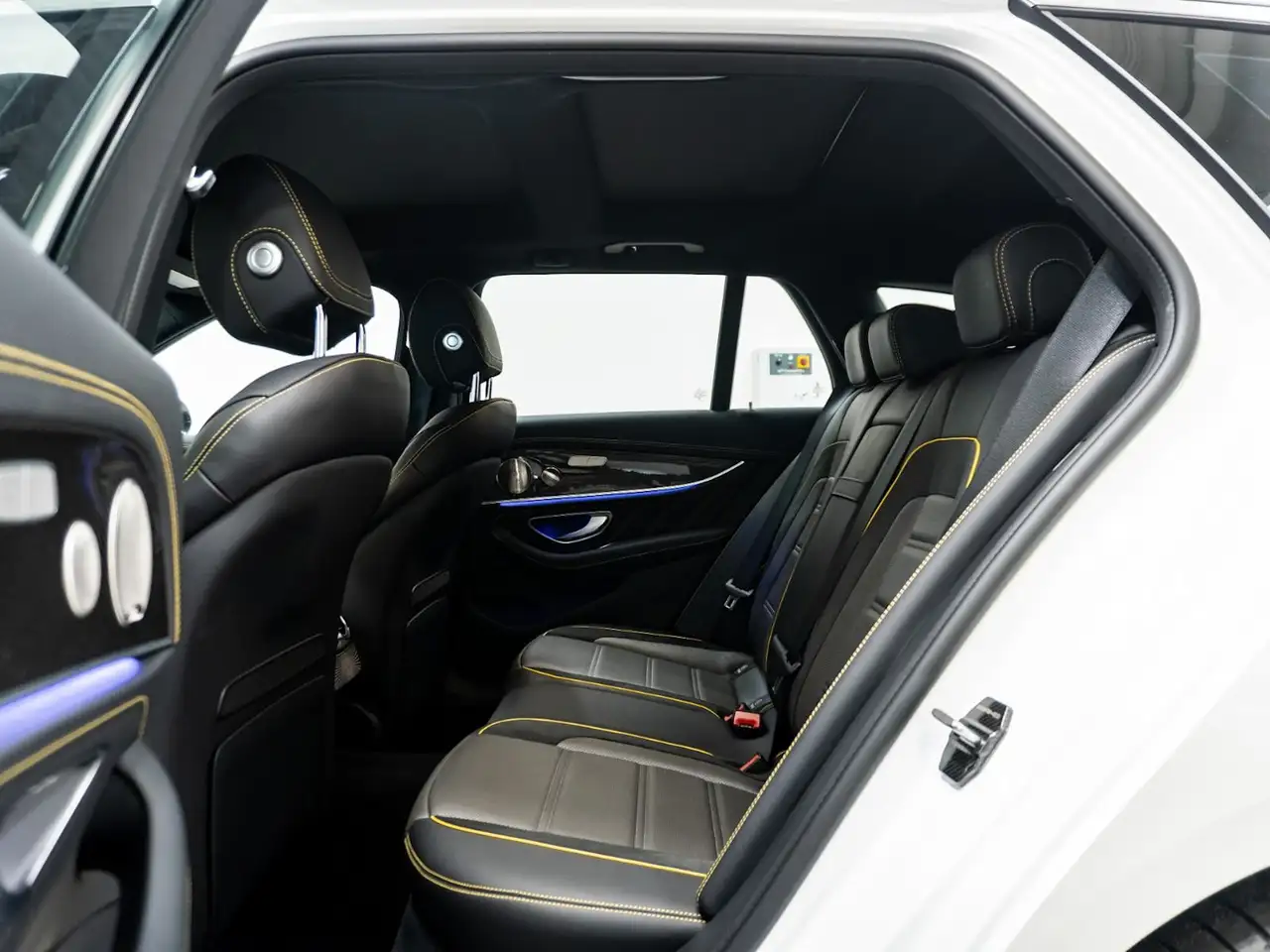 Mercedes-Benz E-Class - Image 24