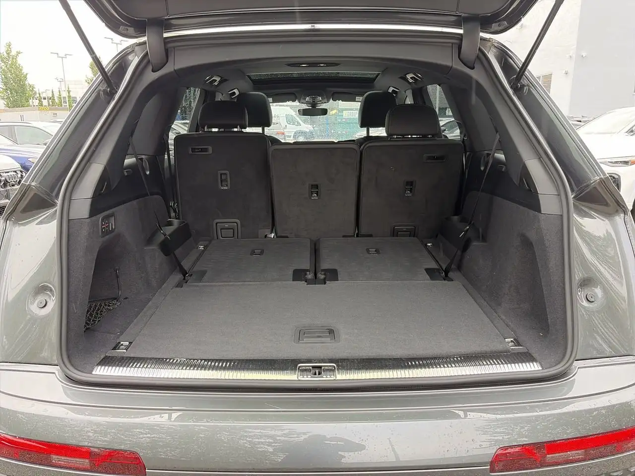 Audi Q7 - Image 33