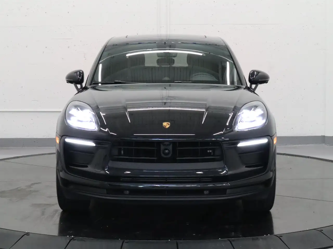 Porsche Macan - Image 12