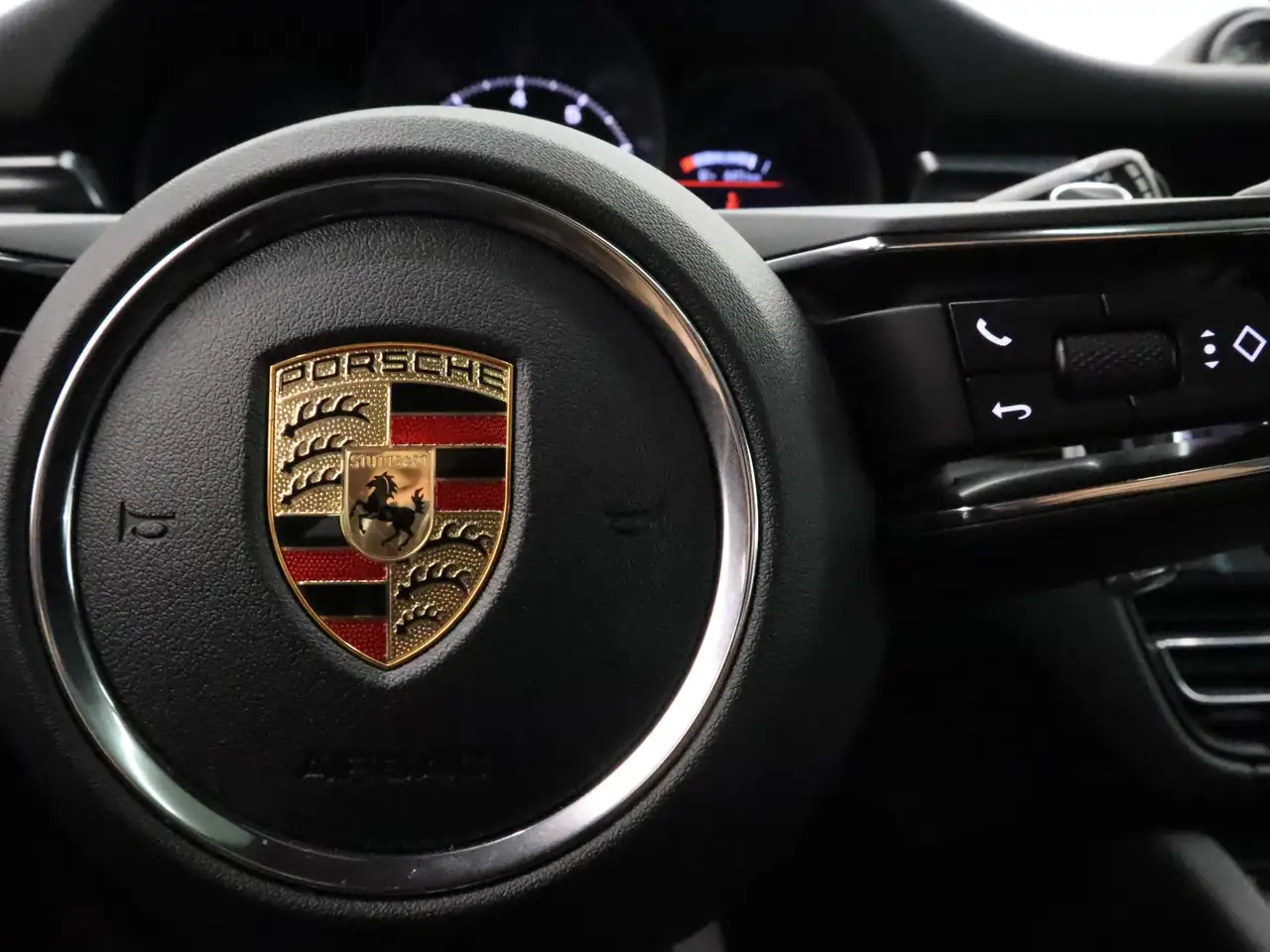 Porsche Macan - Image 22