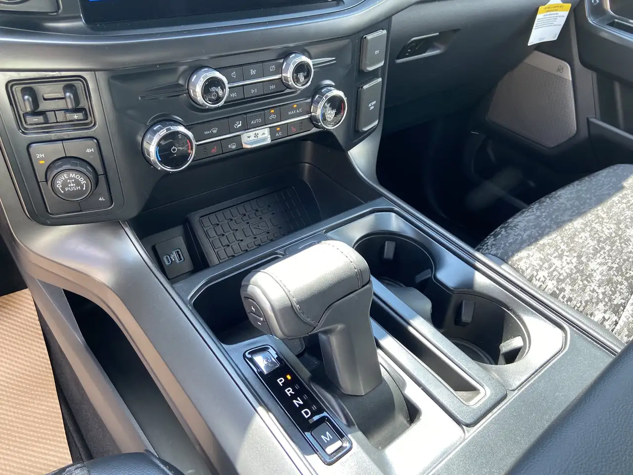 Ford F-150 - Image 10