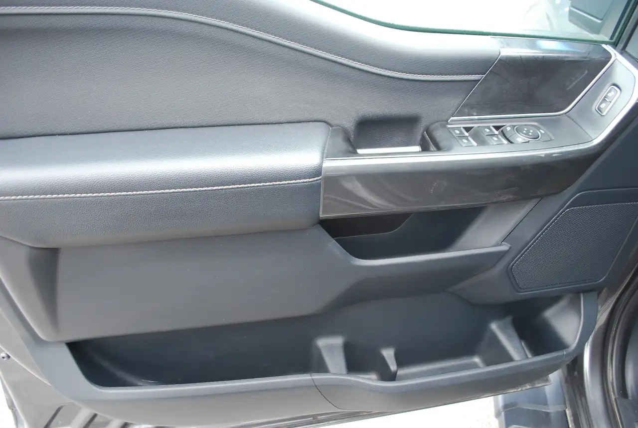 Ford F-150 - Image 10