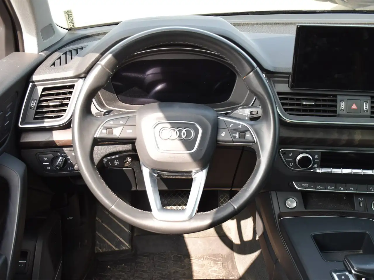 Audi Q5 - Image 17