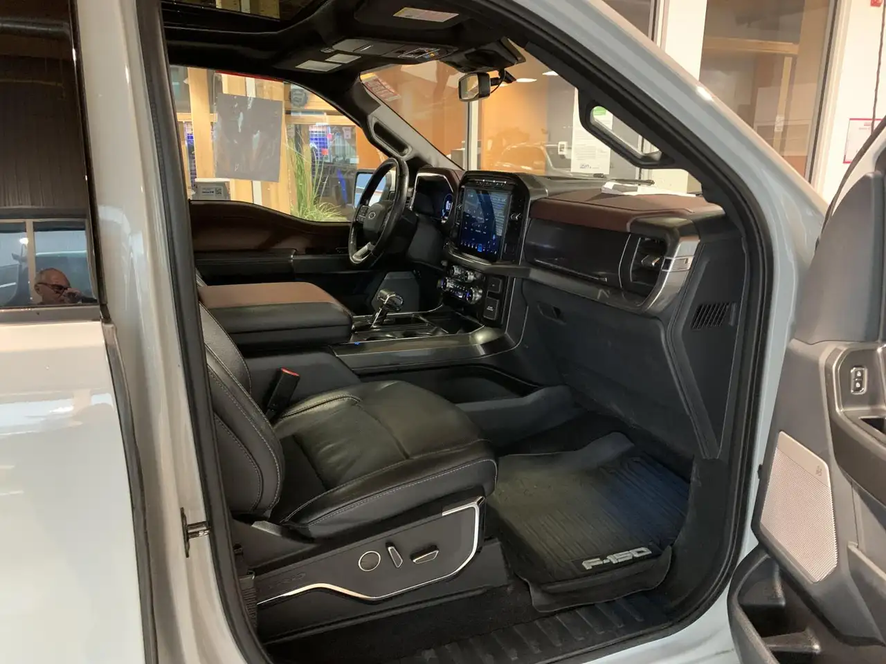 Ford F-150 - Image 9