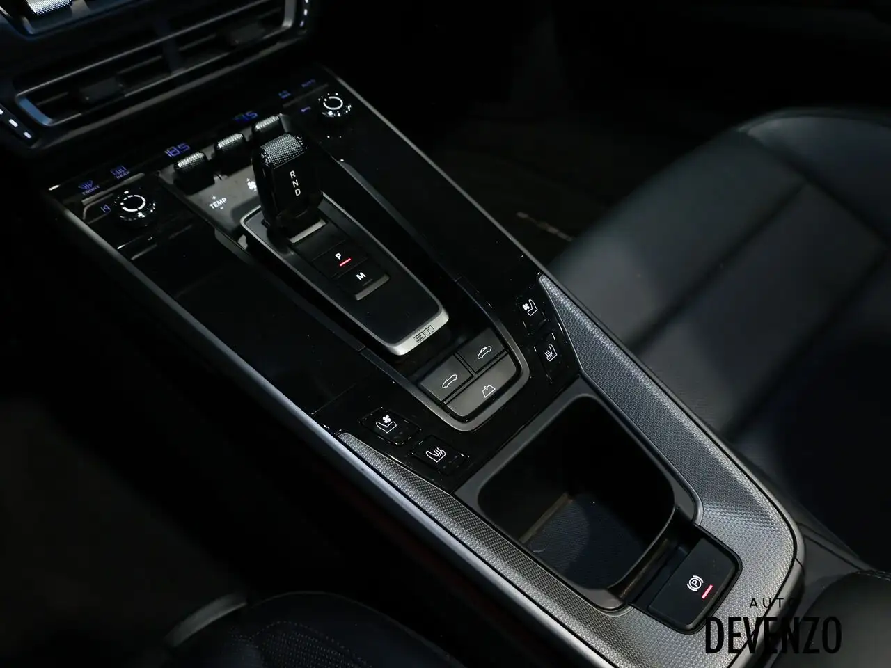 Porsche 911 - Image 18