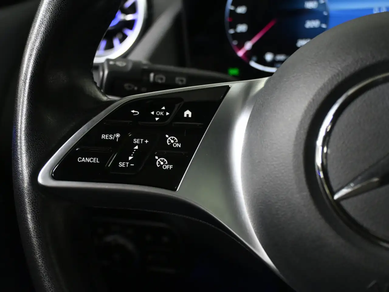 Mercedes-Benz GLA - Image 14