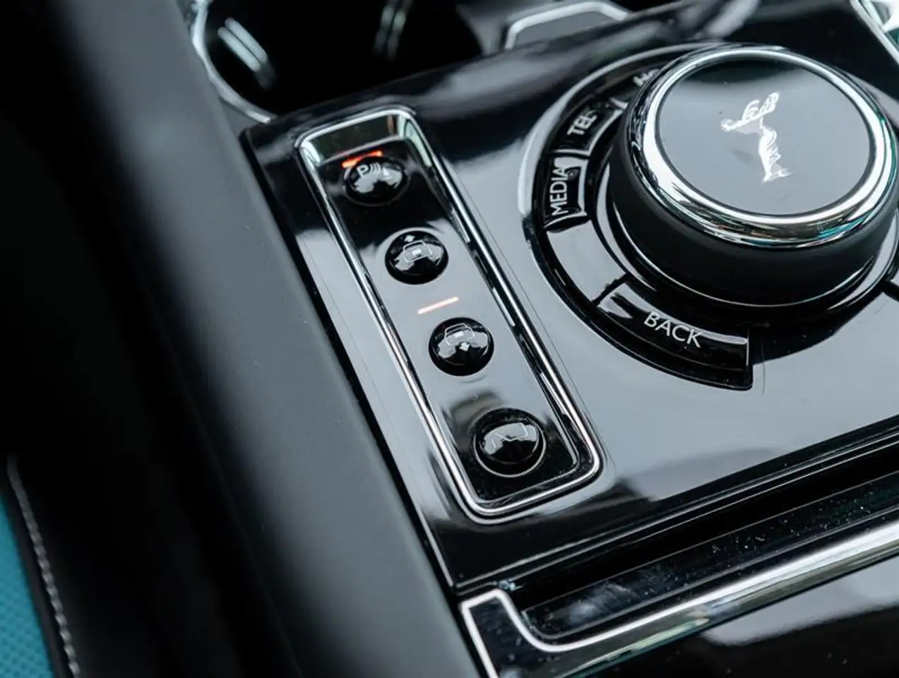 Rolls-Royce Cullinan - Image 26