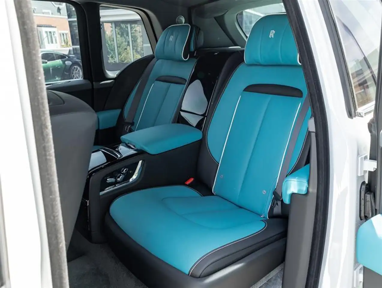 Rolls-Royce Cullinan - Image 41