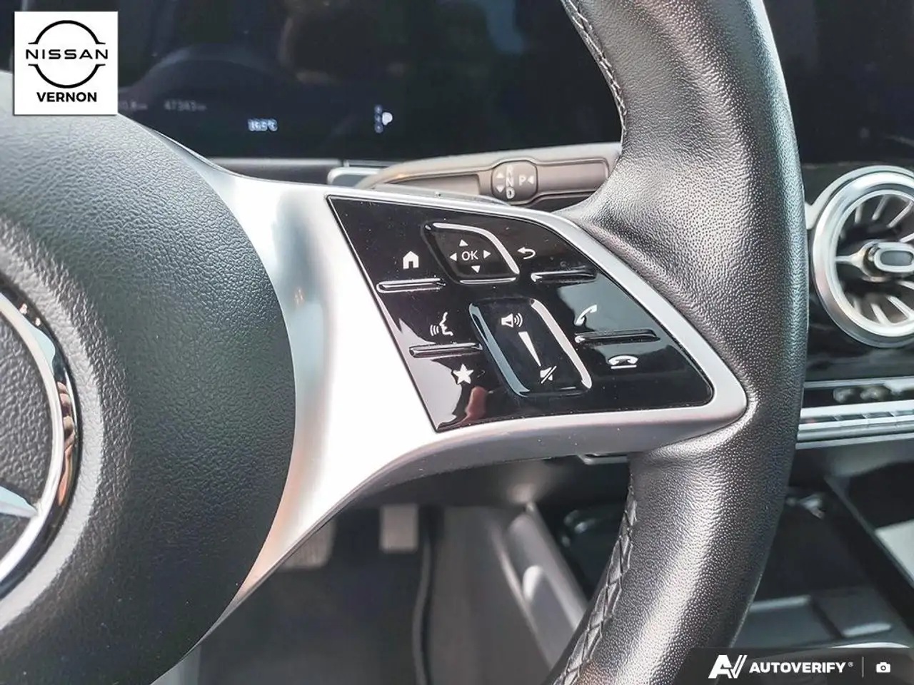 Mercedes-Benz GLB - Image 23