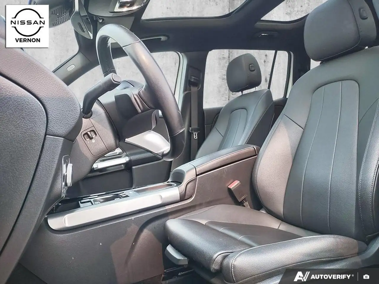 Mercedes-Benz GLB - Image 17