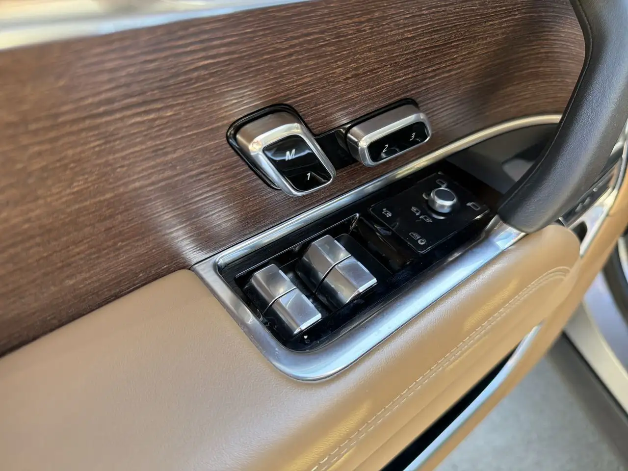 Land Rover Range Rover - Image 10