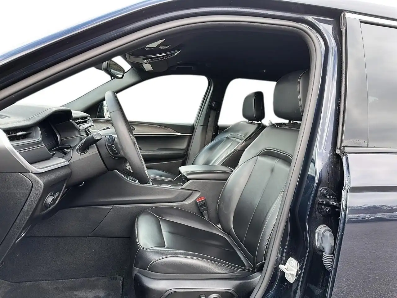 Jeep Grand Cherokee - Image 8