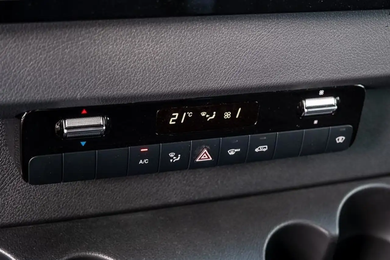 Mercedes-Benz Sprinter - Image 13