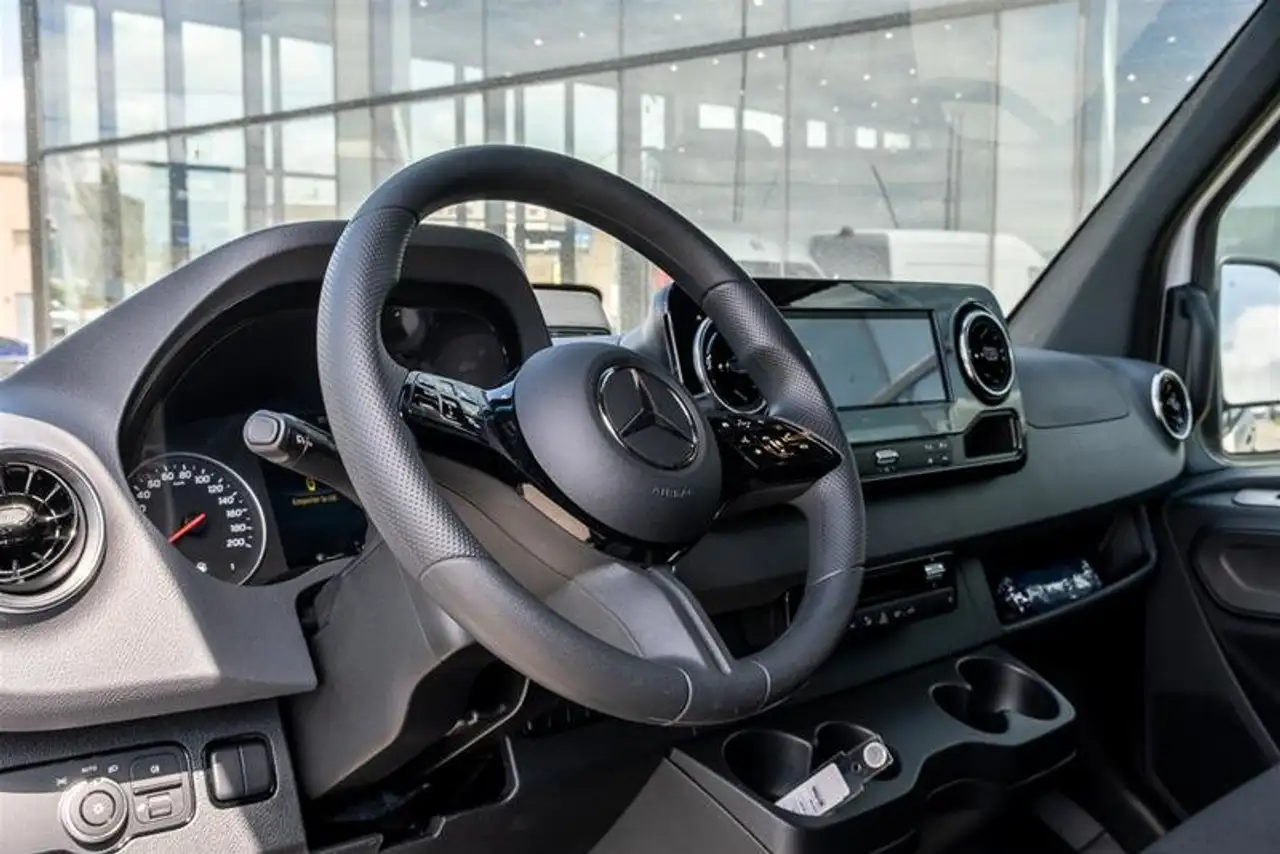 Mercedes-Benz Sprinter - Image 7