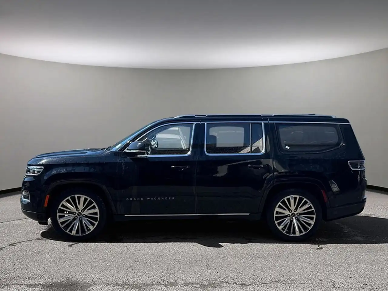 Jeep Grand Wagoneer - Image 3