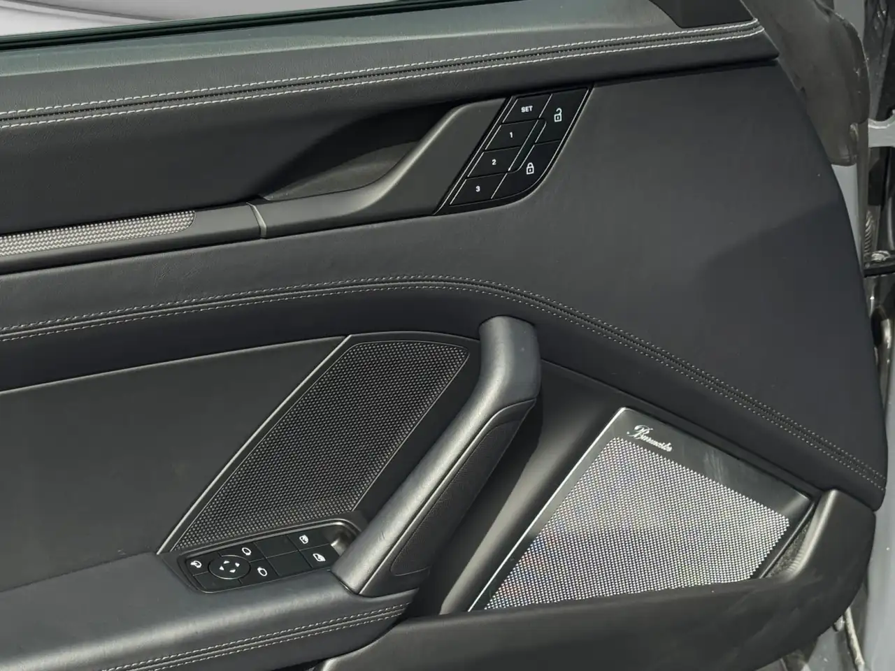 Porsche 911 - Image 29