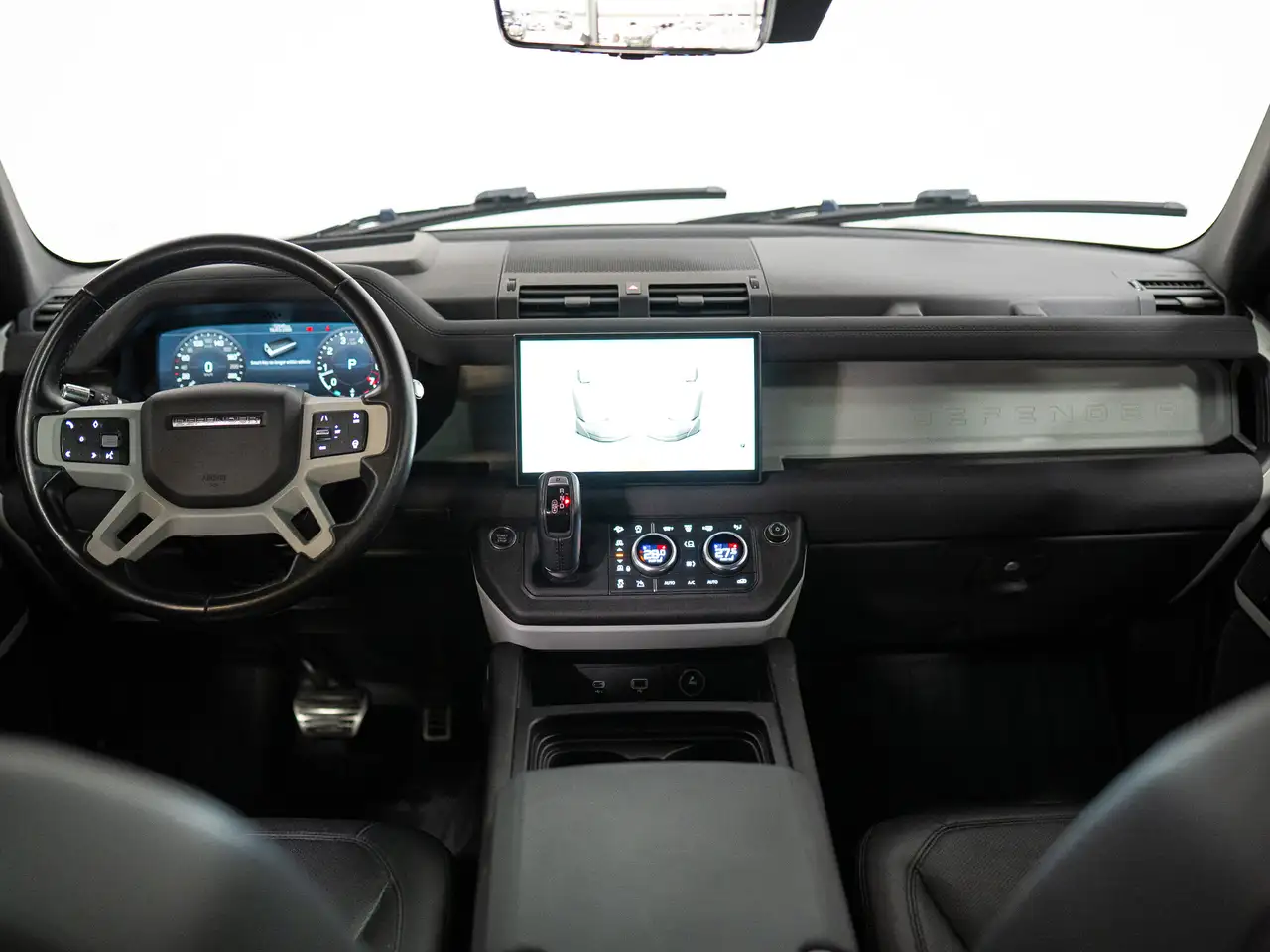 Land Rover Defender - Image 25