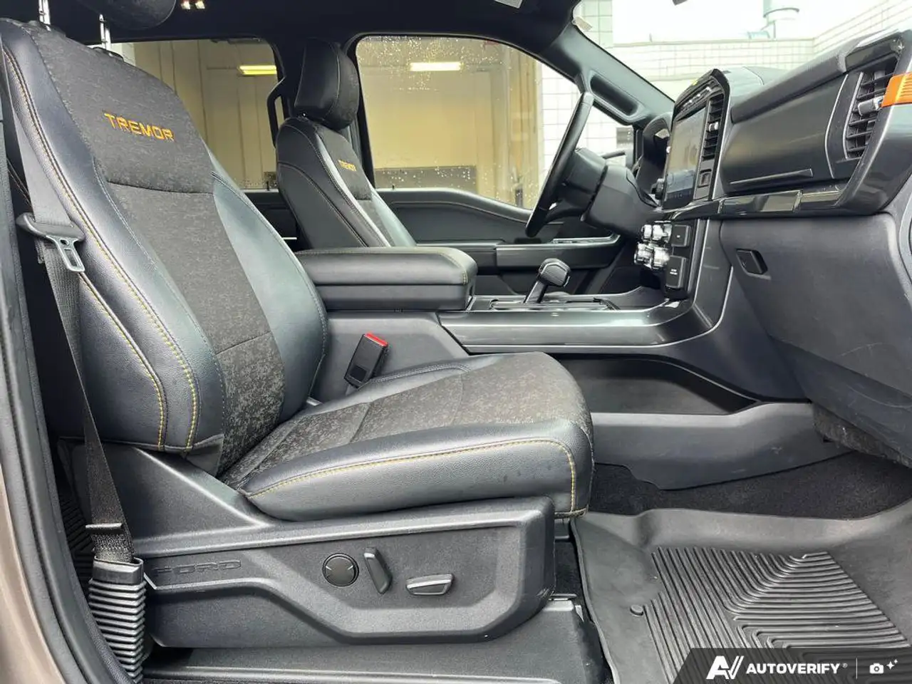 Ford F-150 - Image 22