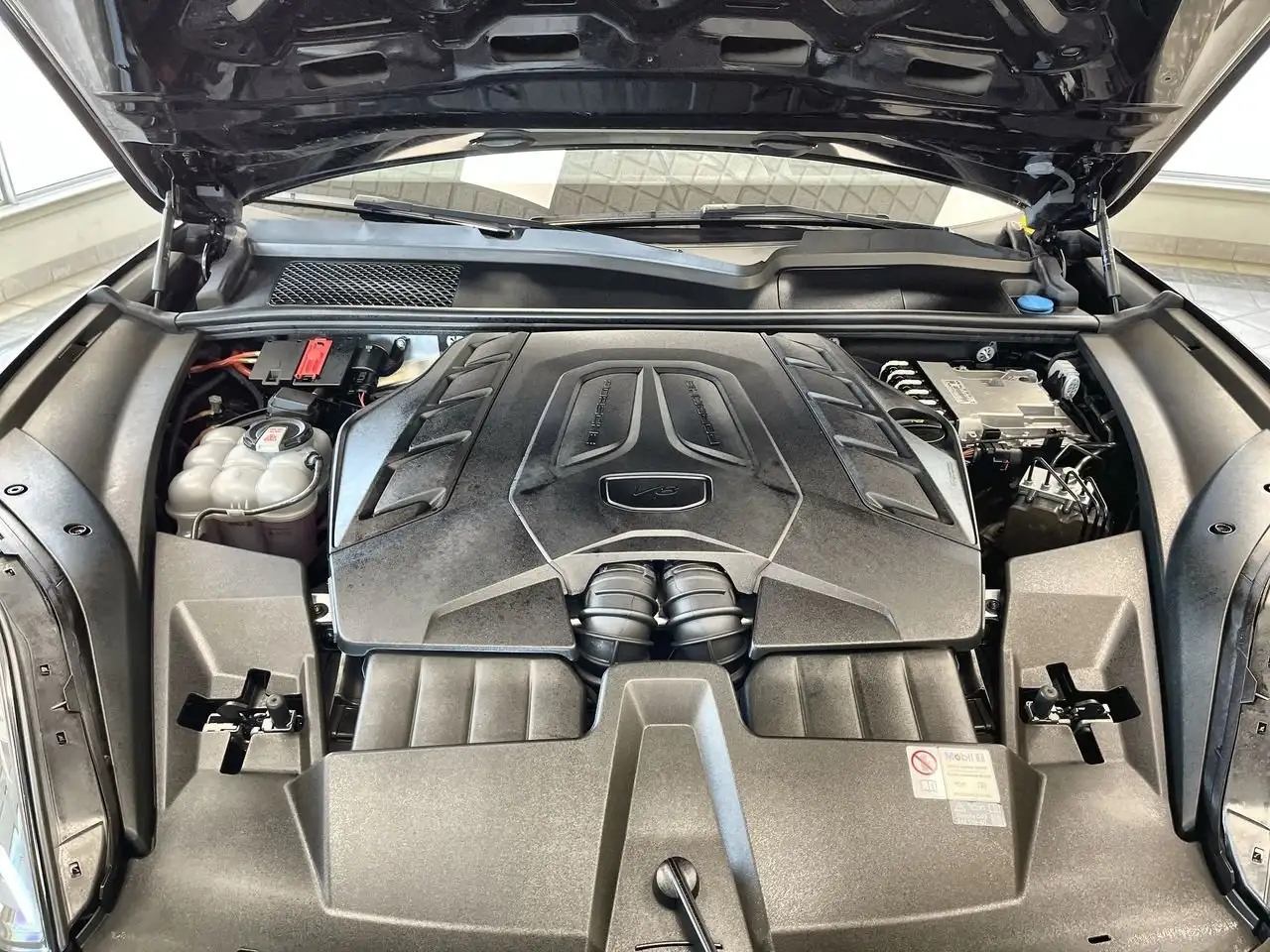 Porsche Cayenne - Image 34