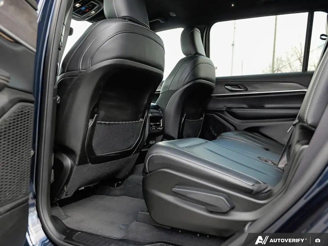 Jeep Grand Cherokee - Image 25