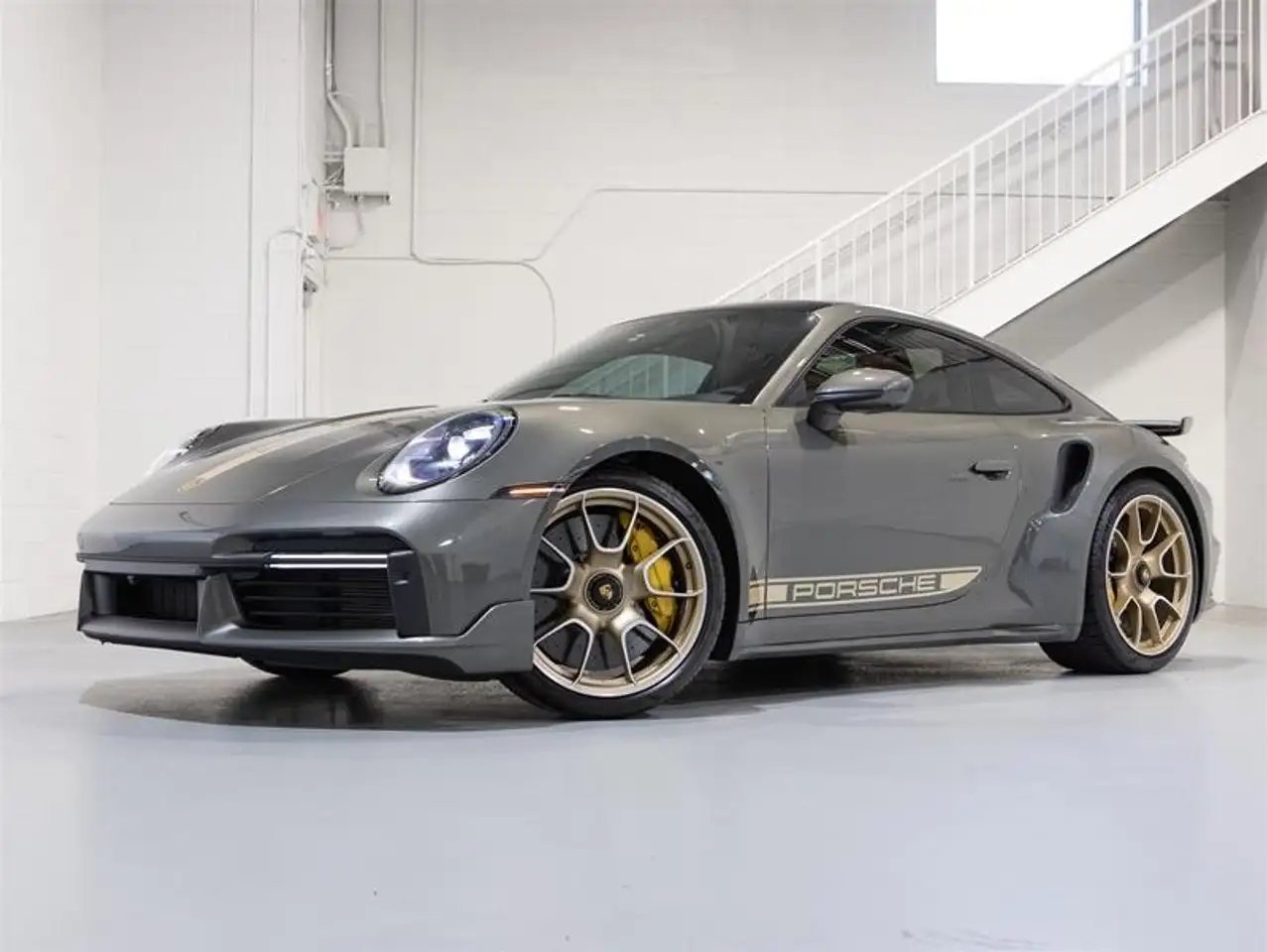 Porsche 911 - Image 1