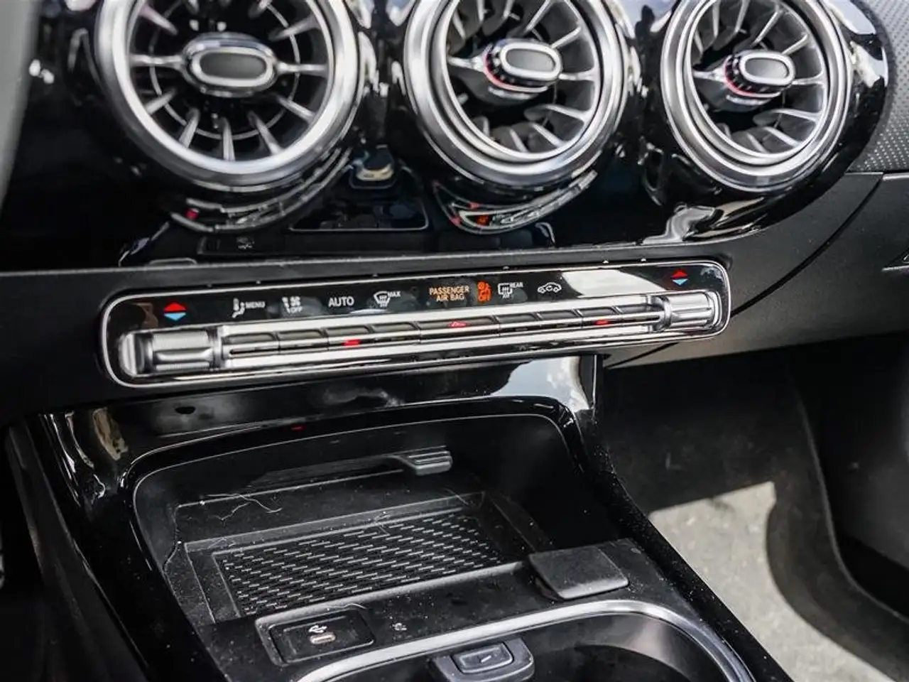 Mercedes-Benz CLA - Image 20