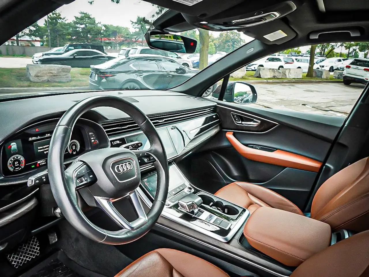Audi Q7 - Image 12