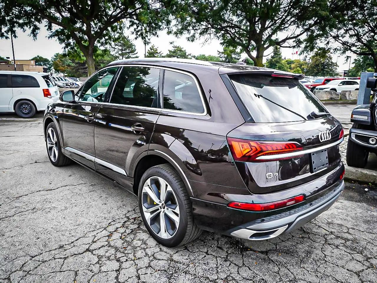 Audi Q7 - Image 8