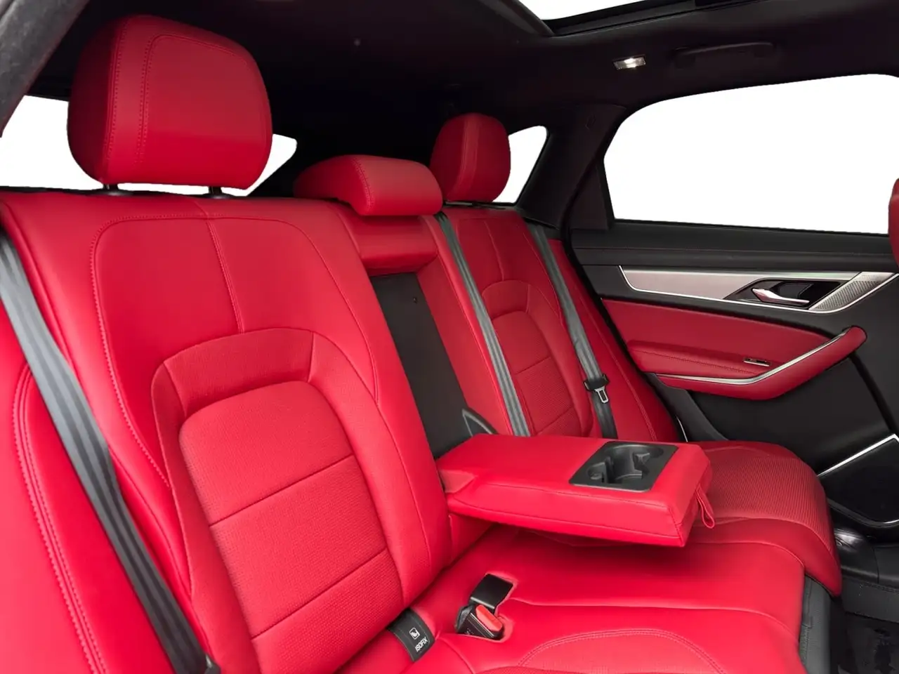 Jaguar F-Pace - Image 20