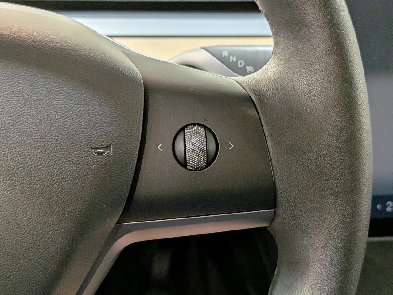 Tesla Model Y - Image 17