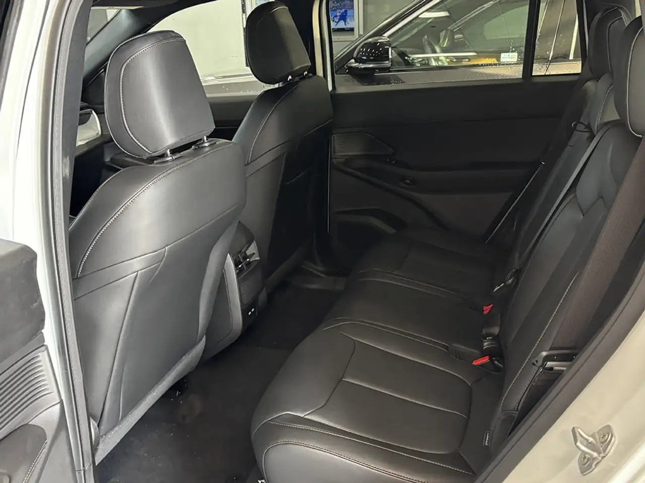 Jeep Cherokee - Image 21