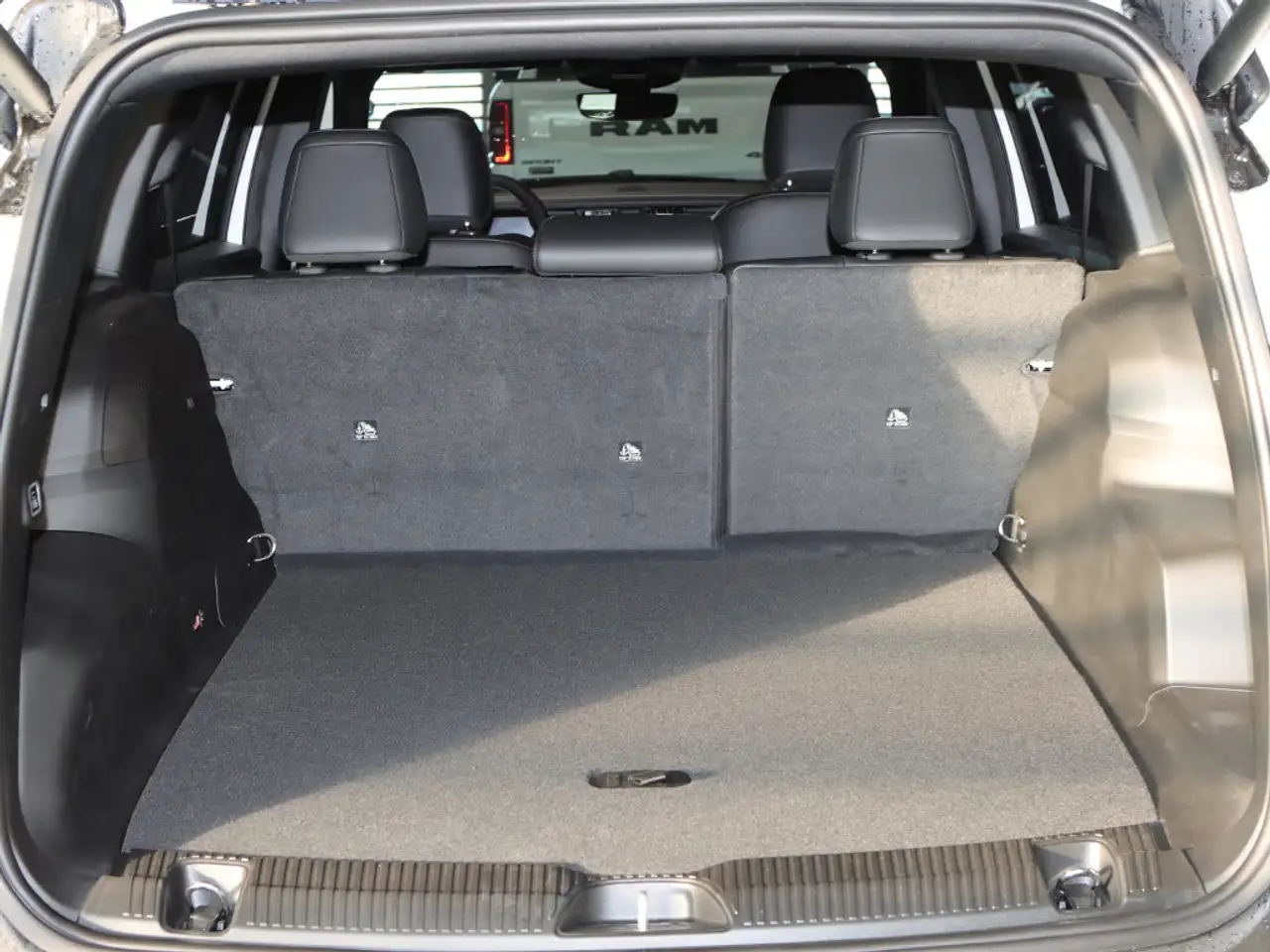 Jeep Cherokee - Image 23