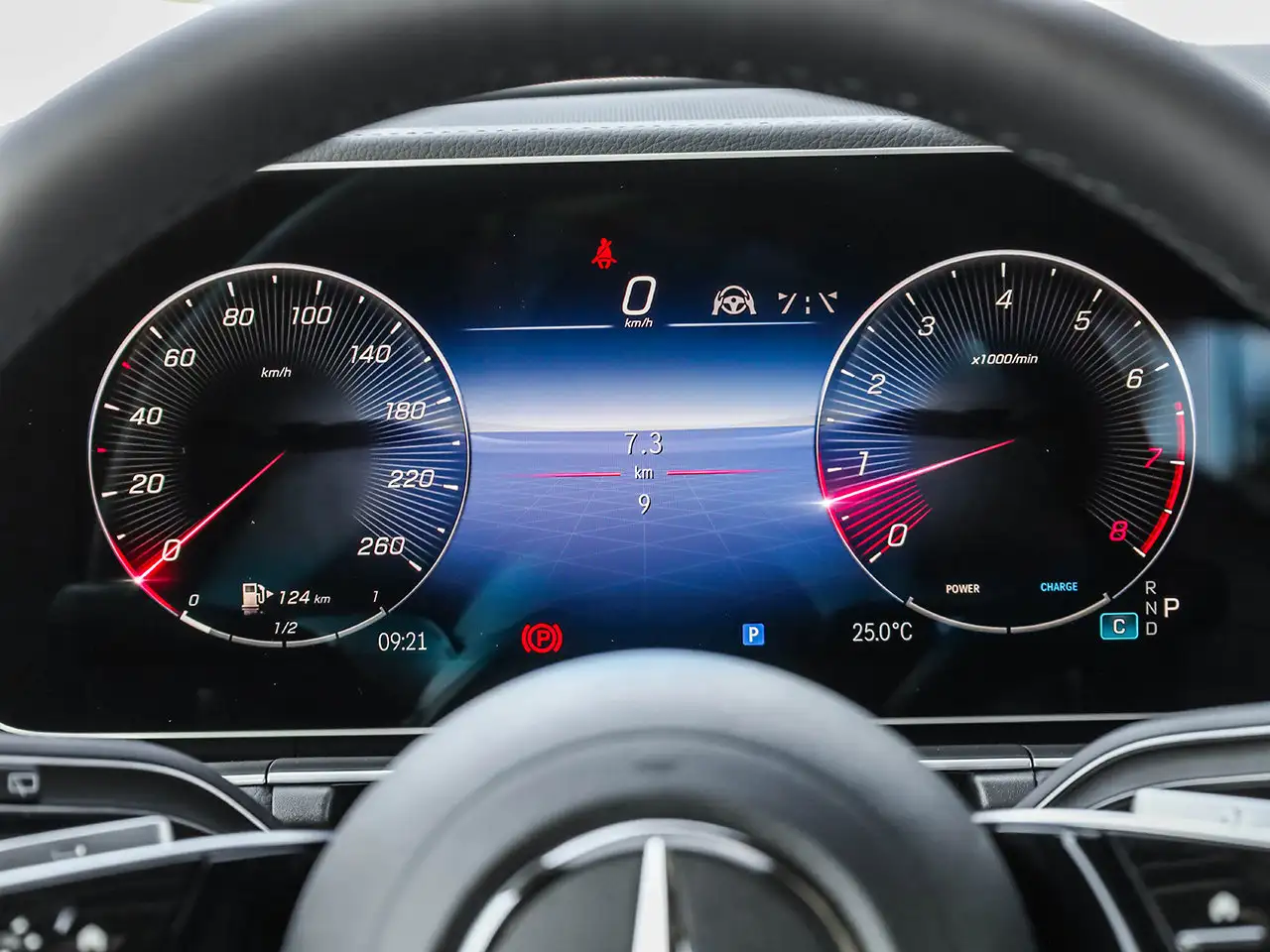 Mercedes-Benz GLE - Image 23
