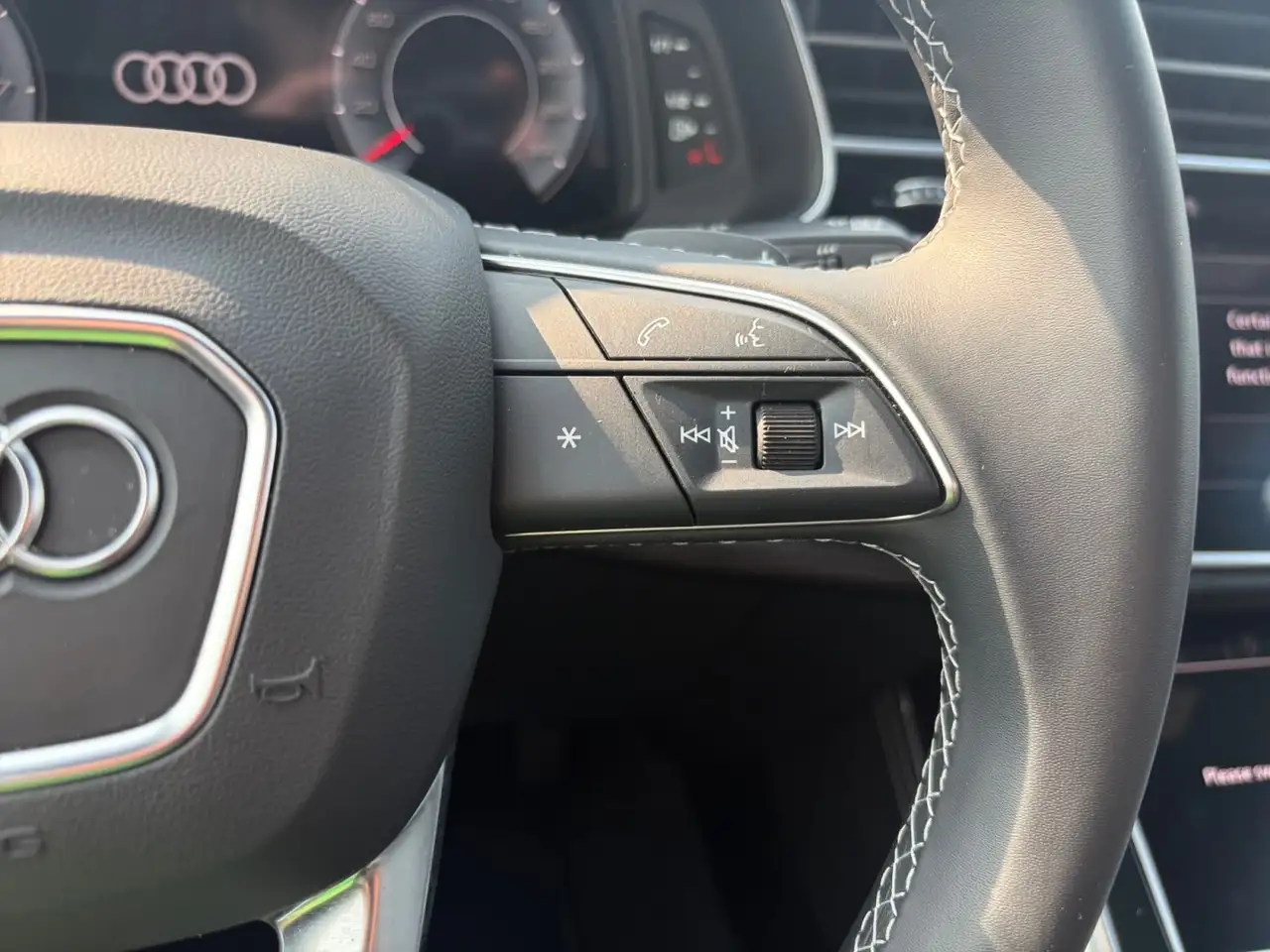 Audi Q7 - Image 13